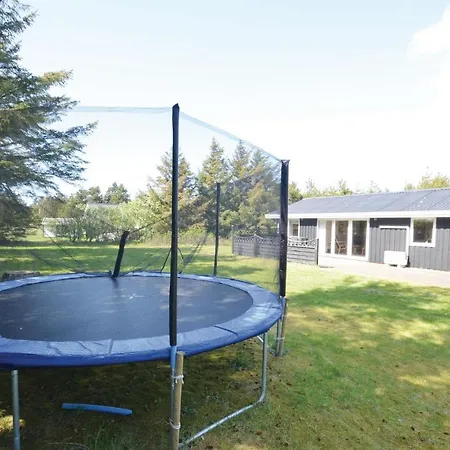 Four-bedroom Holiday In Prázdninový dům